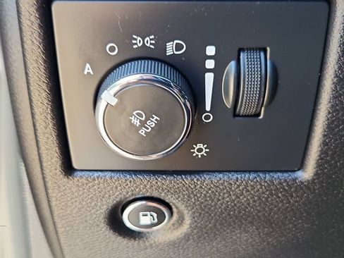 Used 2017 Jeep Grand Cherokee Altitude AWD/4WD image 20