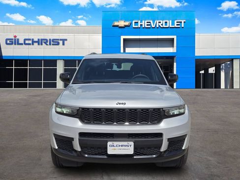Used 2024 Jeep Grand Cherokee L Laredo AWD/4WD image 2