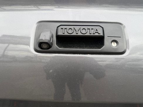 Used 2016 Toyota Tacoma TRD Off-Road w/ Premium & Technology Package image 45