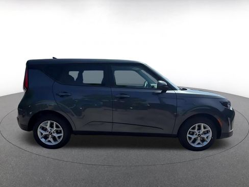 Used 2025 Kia Soul LX w/ LX Technology Package FWD image 15