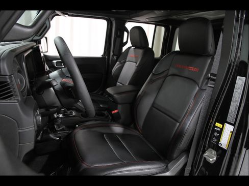 Used 2024 Jeep Wrangler Unlimited Rubicon AWD/4WD image 5