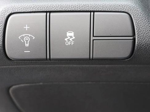 New 2025 Hyundai Elantra SEL FWD image 13