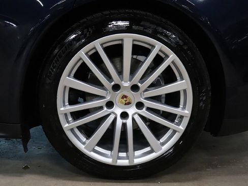 Used 2020 Porsche Panamera image 40