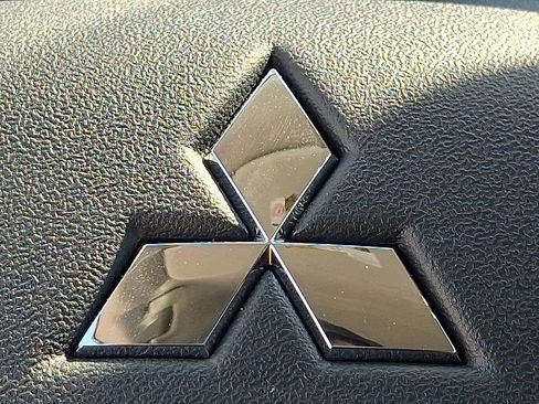 New 2026 Mitsubishi Outlander ES AWD/4WD image 11