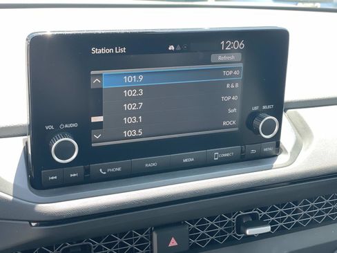 Certified 2023 Honda Accord EX image 8