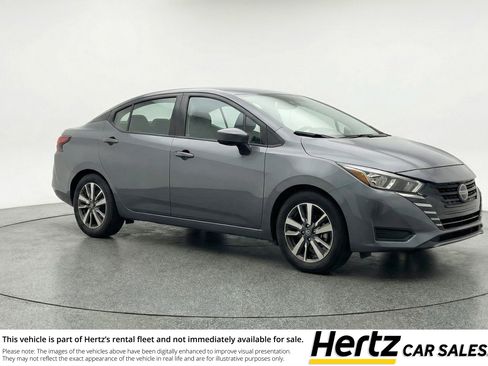 Used 2025 Nissan Versa SV image 1