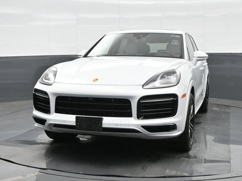 Certified 2023 Porsche Cayenne AWD/4WD image 12