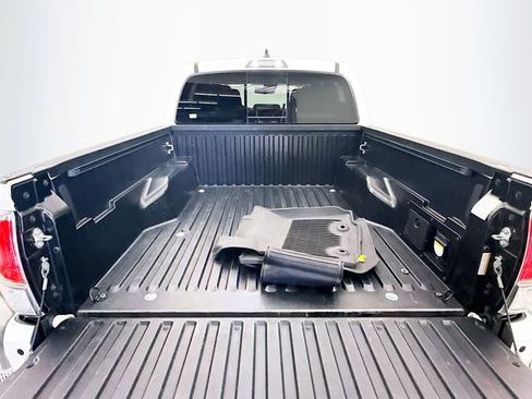Used 2022 Toyota Tacoma TRD Sport image 24