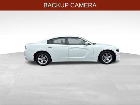 Used 2019 Dodge Charger SXT RWD image 8