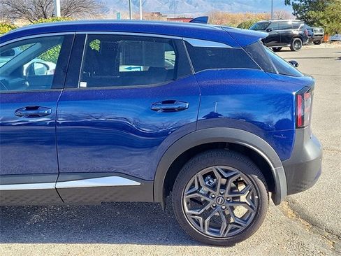 Used 2025 Nissan Kicks SR image 6