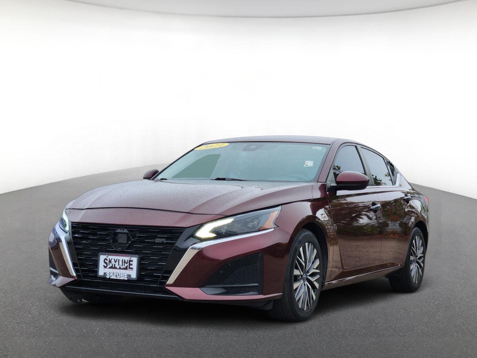 Used 2023 Nissan Altima 2.5 SV FWD image 2