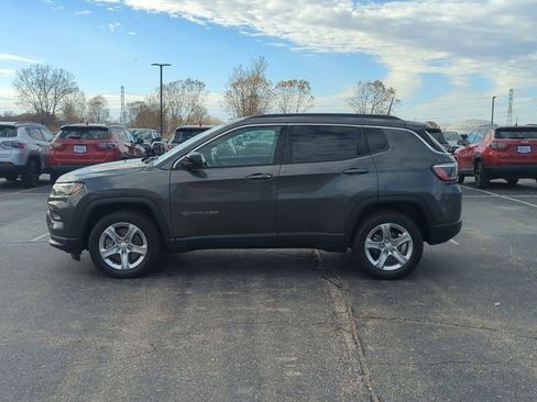 Used 2024 Jeep Compass Latitude image 14