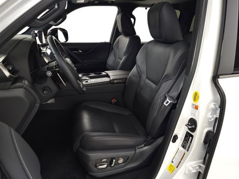 Used 2024 Lexus LX 600 4WD w/ Appearance Package image 19