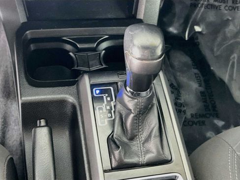 Used 2016 Toyota Tacoma TRD Sport w/ Premium & Technology Package AWD/4WD image 17