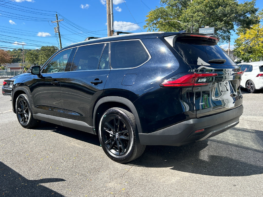 Used 2024 Toyota Grand Highlander AWD image 4