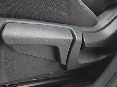 Used 2023 Nissan Rogue S image 22