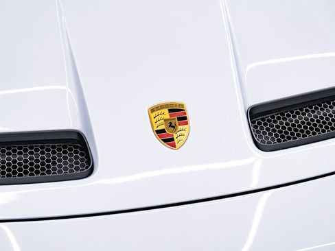 Used 2026 Porsche 911 GT3 RWD image 9