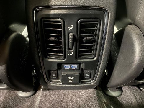Used 2017 Jeep Grand Cherokee Limited w/ Trailer Tow Group IV AWD/4WD image 19