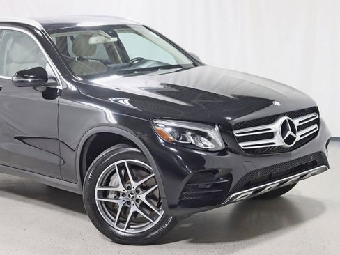 Used 2017 Mercedes-Benz GLC 300 4MATIC w/ Premium 2 Package image 2