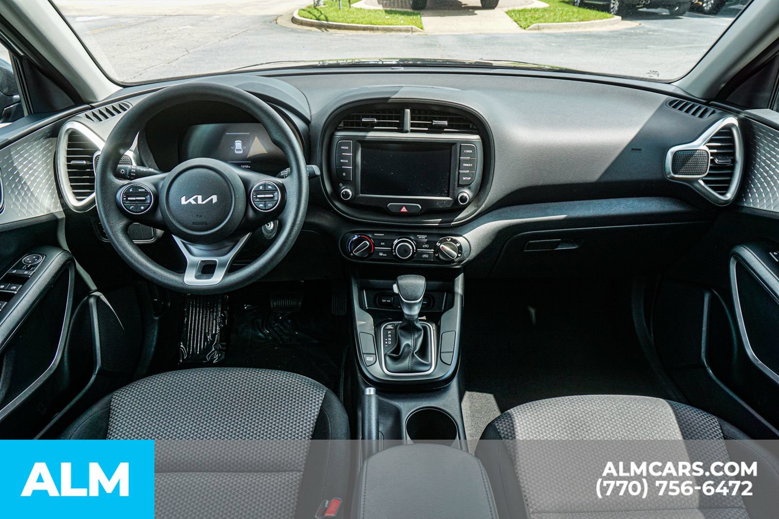Used 2025 Kia Soul LX w/ LX Technology Package FWD image 25