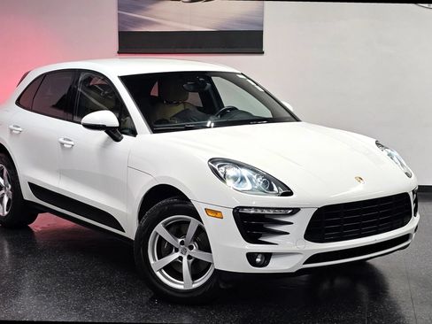 Used 2018 Porsche Macan Sport Edition AWD/4WD image 2