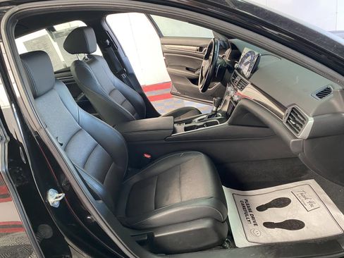 Used 2020 Honda Accord Sport image 9