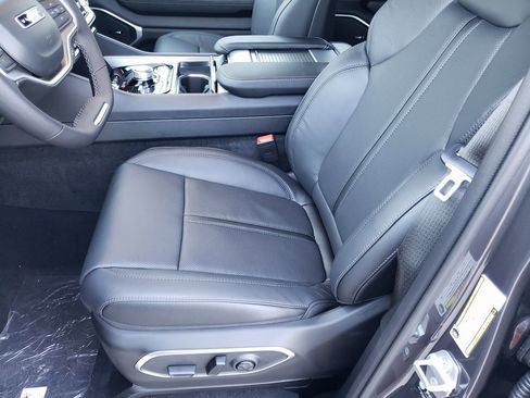 New 2025 Jeep Wagoneer Series II image 10