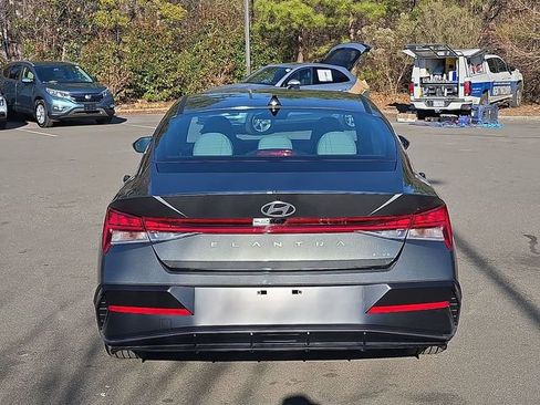 New 2026 Hyundai Elantra Limited FWD image 15