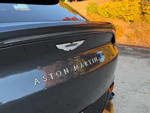Used 2022 Aston Martin DBX image 8