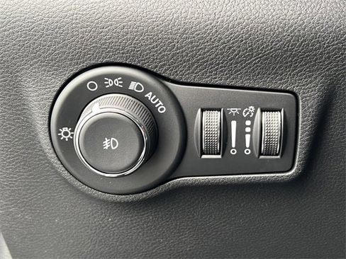 New 2026 Jeep Compass Limited image 14