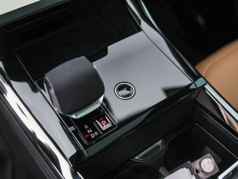 Used 2025 Land Rover Range Rover Sport Dynamic SE image 15