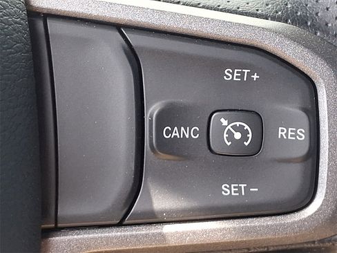 Used 2024 RAM 2500 Tradesman w/ Chrome Appearance Group image 21