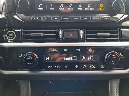 Used 2023 Nissan Pathfinder SL image 23