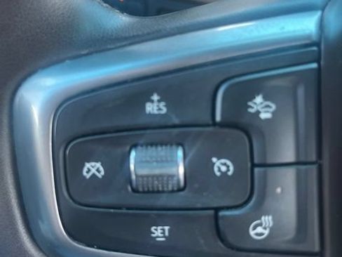 Used 2023 Chevrolet Suburban LT w/ Luxury Package RWD image 19