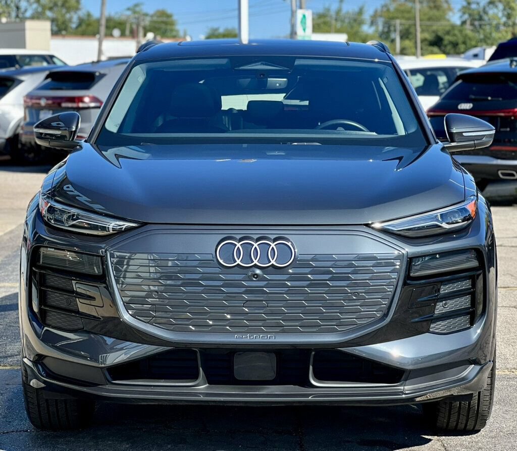 Used 2025 Audi Q6 e-tron Premium w/ Convenience Package AWD/4WD image 7