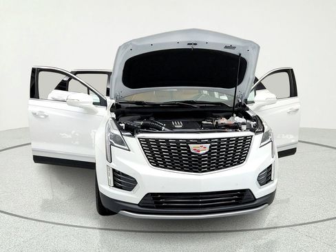 Certified 2025 Cadillac XT5 Premium Luxury w/ LPO, Floor Liner Package AWD/4WD image 15
