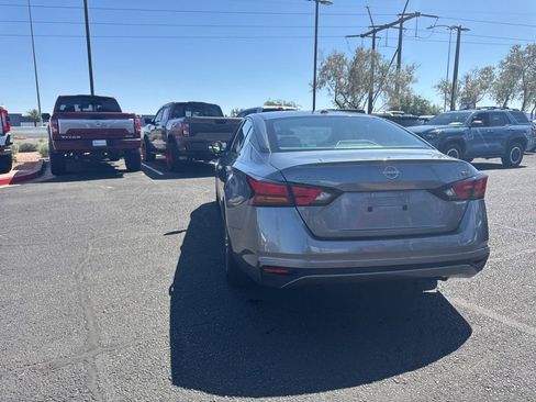 Used 2023 Nissan Altima 2.5 SV FWD image 11