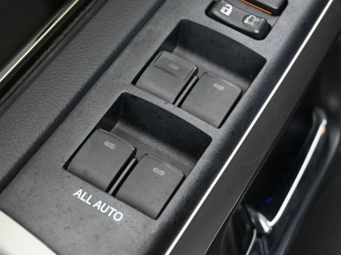 Used 2015 Toyota 4Runner Limited image 14