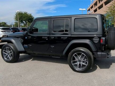 Used 2025 Jeep Wrangler Sport S w/ Convenience Group image 17