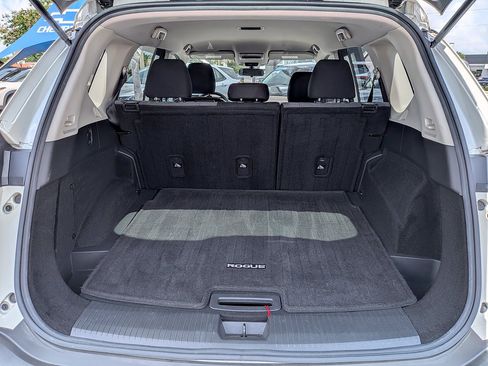 Used 2021 Nissan Rogue SV FWD image 33