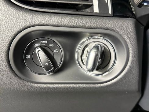 New 2026 Porsche Macan image 30