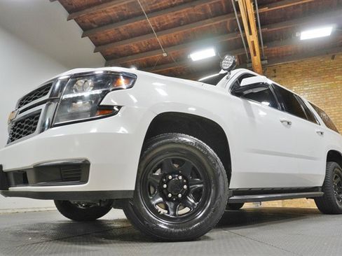 Used 2018 Chevrolet Tahoe 4WD image 3