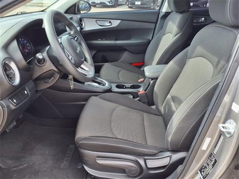 Used 2022 Kia Forte LXS image 6
