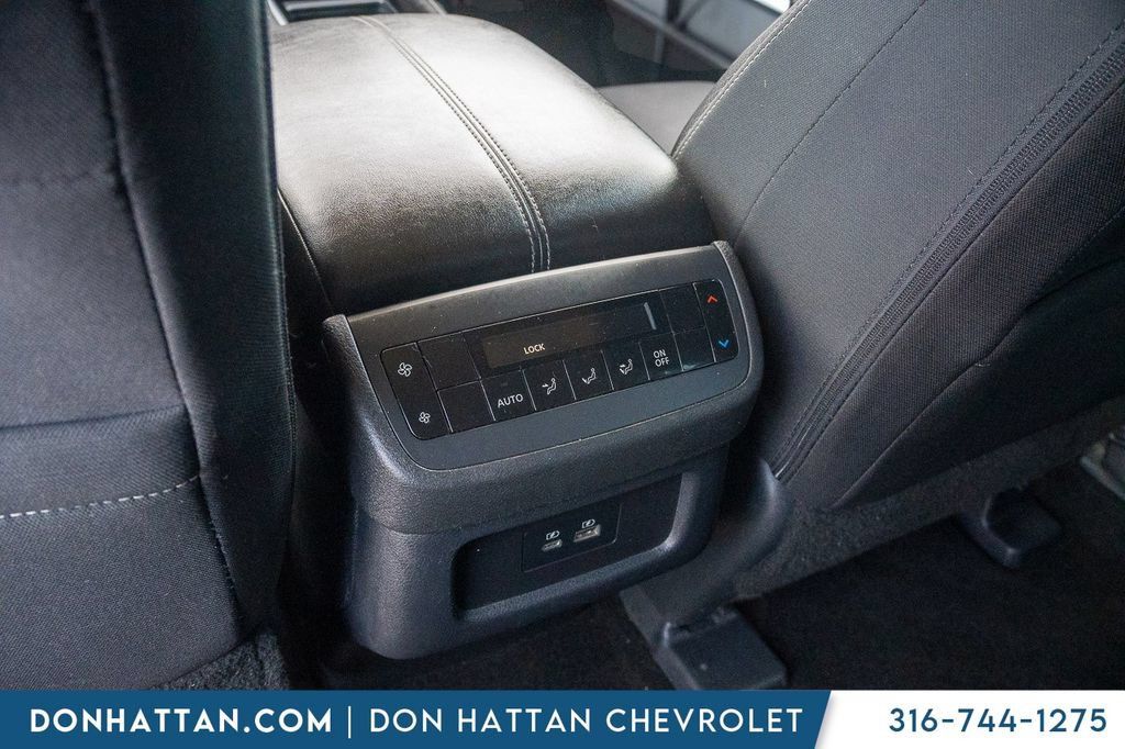 Used 2024 Nissan Pathfinder SV AWD/4WD image 22