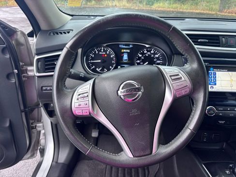 Used 2016 Nissan Rogue SL image 18