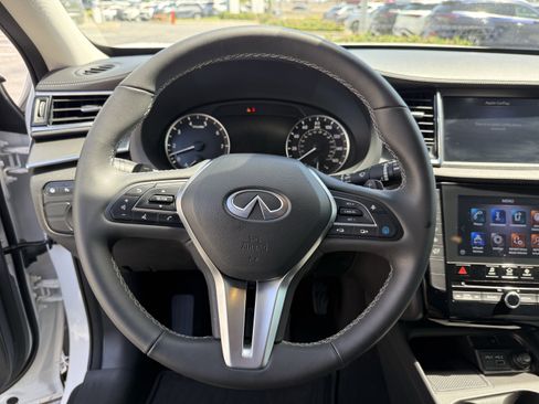 Certified 2025 INFINITI QX50 Pure image 17