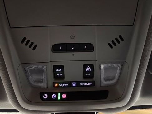 Used 2020 GMC Terrain SLT w/ Preferred Package image 33