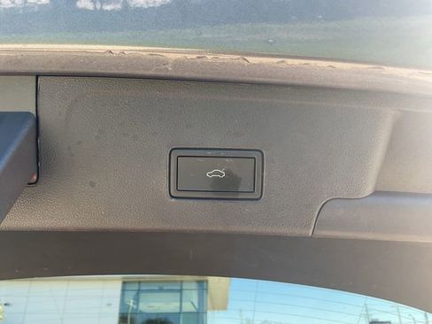 Used 2023 Volkswagen Atlas Cross Sport SE w/ Black Wheel Package image 16