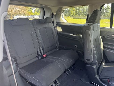 Certified 2023 Jeep Grand Cherokee L Laredo image 18