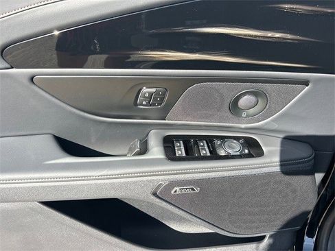 New 2025 Lincoln Nautilus Reserve w/ Jet Appearance Package image 18